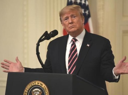 特朗普声称FBI拿走他的三本护照 网友：难道有潜逃风险？